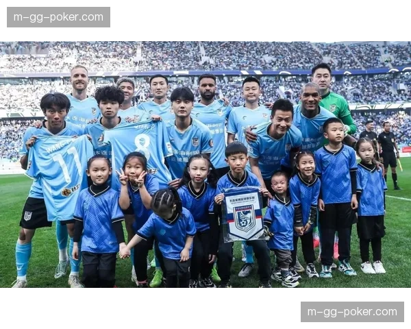 阿奇姆彭闪击破门制胜 大连英博快速反击战术精准打击海港防线